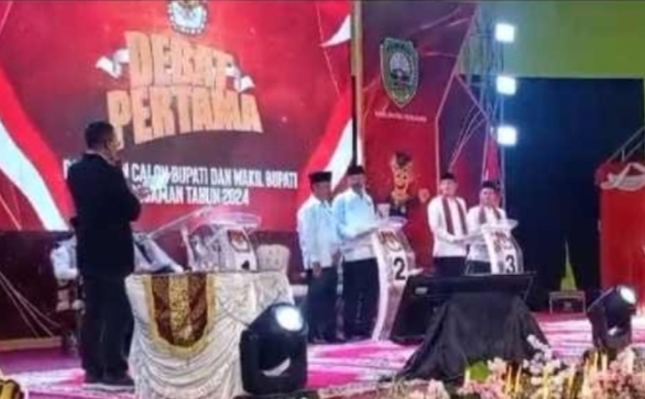 KPU Pasaman  Gelar Debat Pertama  Calon Bupati Dan Wakil Bupati Pasaman 